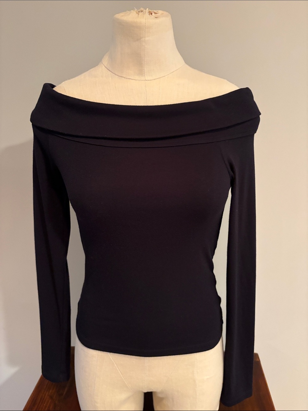 American Eagle Off the Shoulder Long Sleeve Top Size S